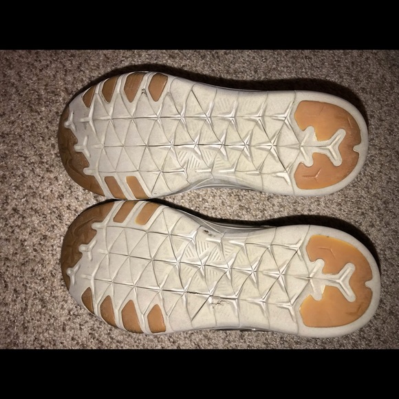 Nike Frees - Picture 5 of 6